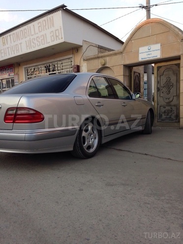 Mercedes E 240 2000, 400,075 km - 2.6 l - Balakən