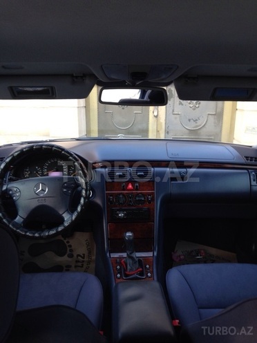 Mercedes E 240 2000, 400,075 km - 2.6 l - Balakən