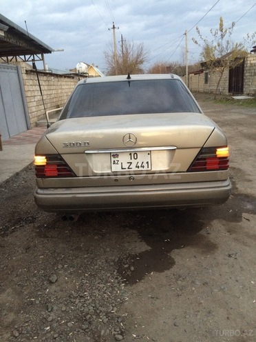 Mercedes E 250 1989, 842,659 km - 0.2 l - İmişli