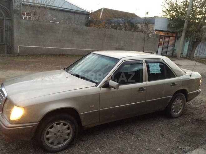 Mercedes E 250 1989, 842,659 km - 0.2 l - İmişli