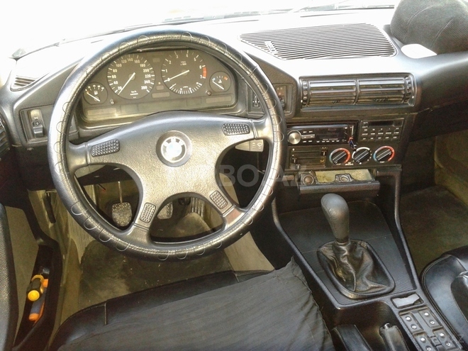 BMW 520 1993, 272,000 km - 2.0 l - Şəki
