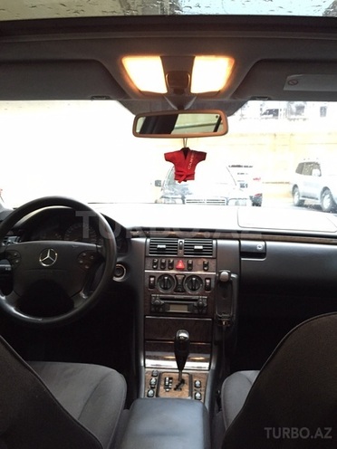 Mercedes E 270 2000, 237,000 km - 2.7 л - Bakı