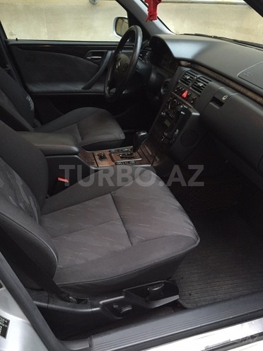 Mercedes E 270 2000, 237,000 km - 2.7 л - Bakı
