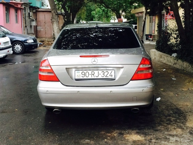 Mercedes E 240 2003, 175,000 km - 2.6 l - Bakı