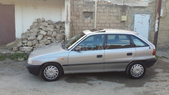 Opel Astra 1993, 234,297 km - 1.6 л - Bakı