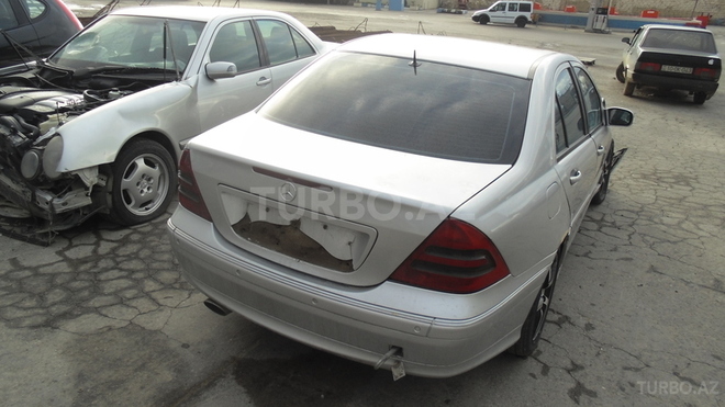 Mercedes C 240 2000, 218,000 km - 2.6 l - Bakı