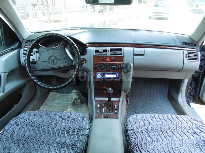 Mercedes E 200 1998, 310,000 km - 2.0 l - Bakı