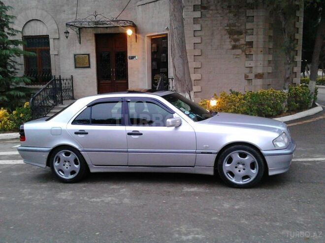 Mercedes C 180 2000, 280,000 km - 1.8 l - Bakı