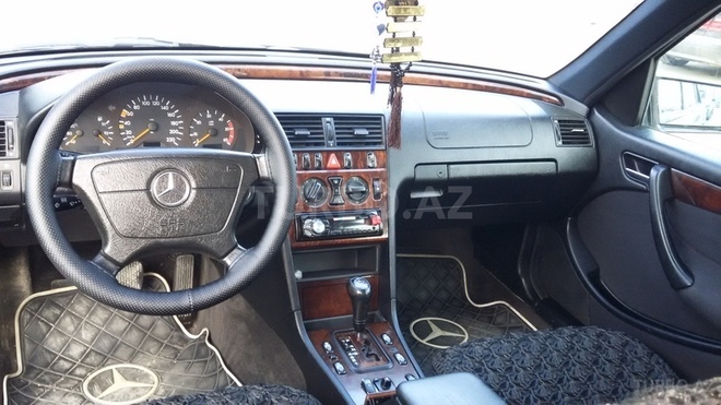 Mercedes C 220 1999, 220,000 km - 2.0 l - Bakı