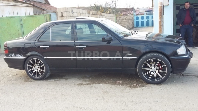 Mercedes C 220 1999, 220,000 km - 2.0 l - Bakı