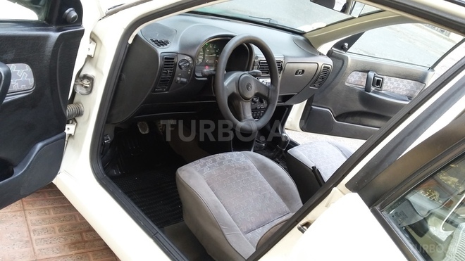 Volkswagen Polo 1996, 215,000 km - 1.6 l - Bakı