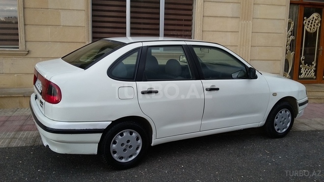 Volkswagen Polo 1996, 215,000 km - 1.6 l - Bakı