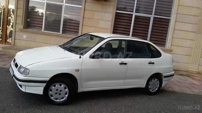 Volkswagen Polo 1996, 215,000 km - 1.6 l - Bakı