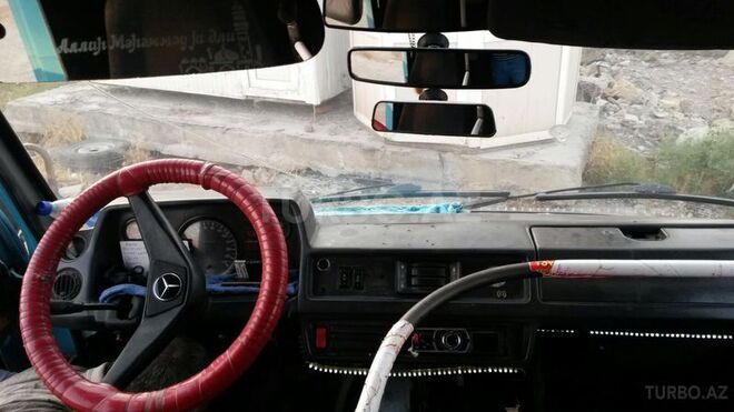 Mercedes 208 D 1994, 514,848 km - 0.3 l - Sumqayıt
