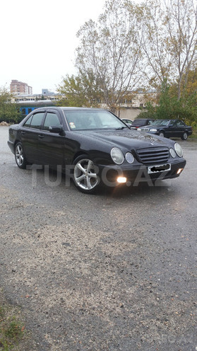 Mercedes E 220 1999, 198,768 km - 2.2 l - Bakı