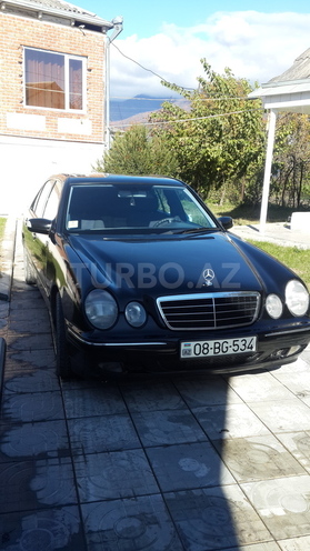 Mercedes E 220 2000, 282,000 km - 2.2 л - Balakən