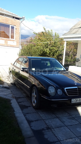 Mercedes E 220 2000, 282,000 km - 2.2 л - Balakən