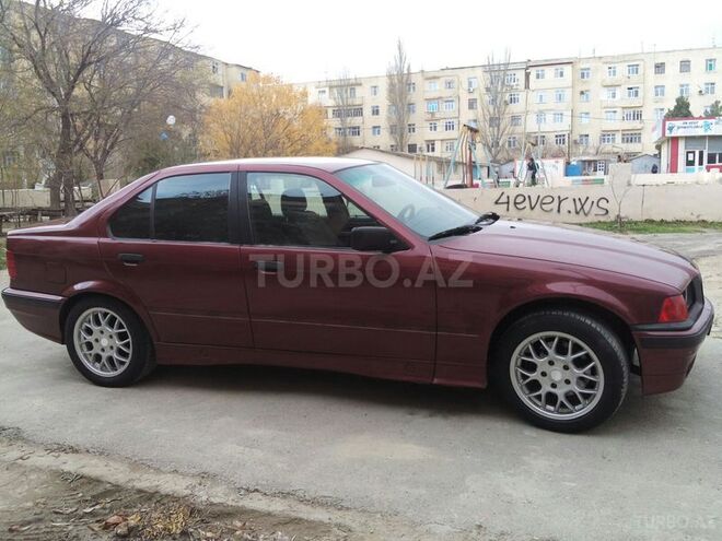 BMW 318 1991, 230,000 km - 1.8 л - Sumqayıt