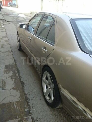 Mercedes E 220 2000, 291,111 km - 2.2 л - Bakı
