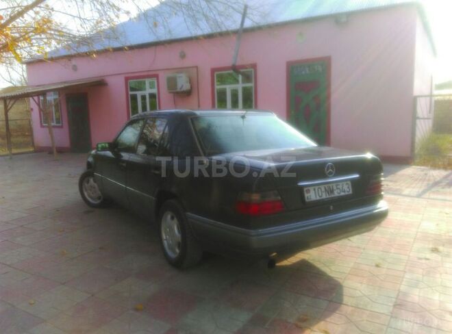Mercedes E 300 1993, 260,000 km - 3.0 л - Bakı