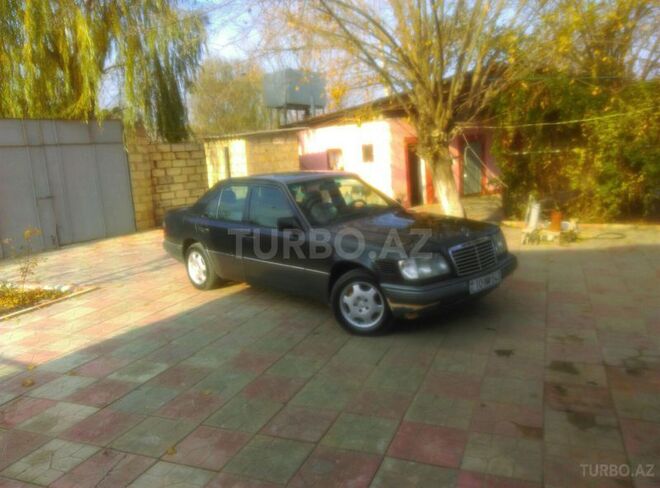 Mercedes E 300 1993, 260,000 km - 3.0 л - Bakı