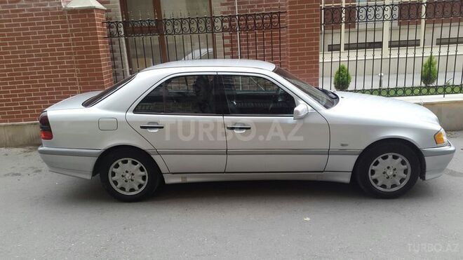 Mercedes C 240 1997, 286,000 km - 2.6 l - Bakı