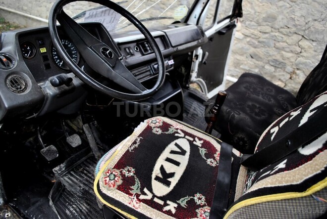 Mercedes 208 D 1990, 291,642 km - 2.3 l - İsmayıllı
