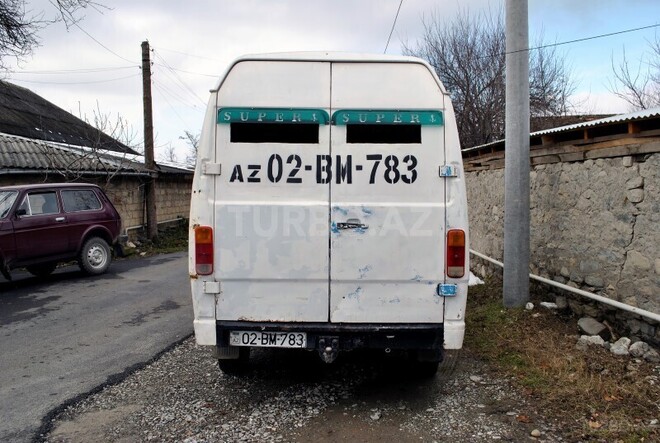 Mercedes 208 D 1990, 291,642 km - 2.3 l - İsmayıllı
