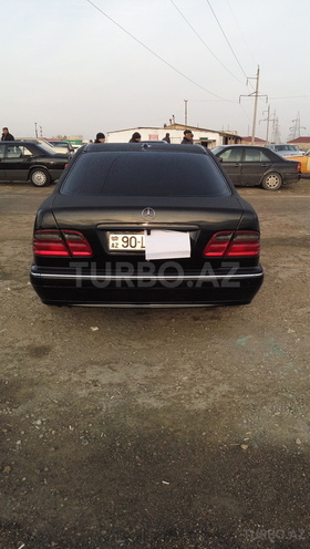 Mercedes E 240 2000, 130,000 km - 2.4 л - Bakı
