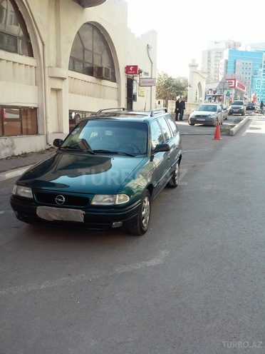 Opel Astra 1996, 256,000 km - 1.6 l - Bakı