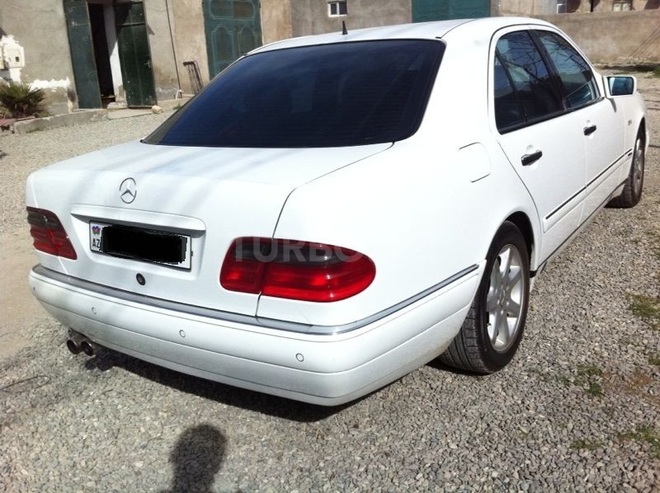 Mercedes E 320 1998, 204,000 km - 3.2 l - Bakı