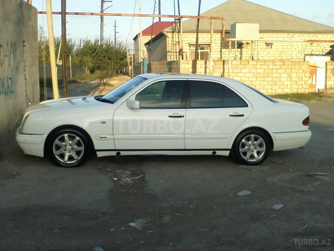 Mercedes E 320 1998, 204,000 km - 3.2 l - Bakı