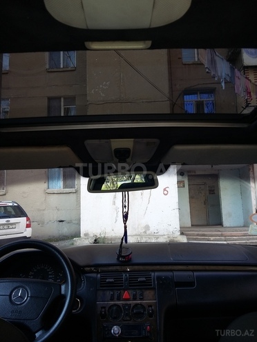 Mercedes E 220 1999, 289,752 km - 2.2 l - Bakı
