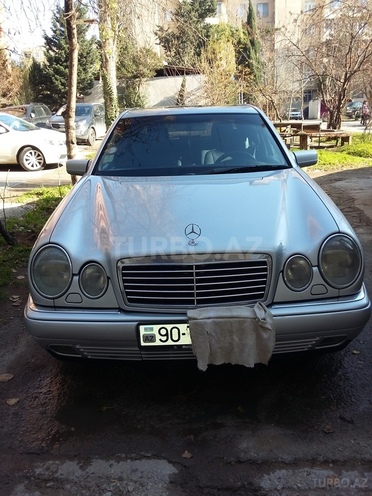 Mercedes E 220 1999, 289,752 km - 2.2 l - Bakı
