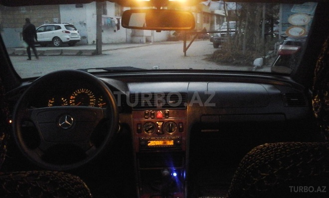 Mercedes C 200 2000, 270,000 km - 2.0 l - Bakı