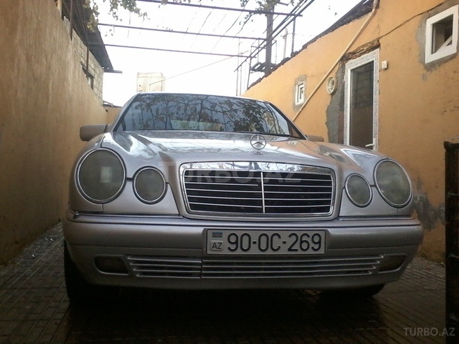 Mercedes E 240 1998, 300,000 km - 2.4 л - Bakı