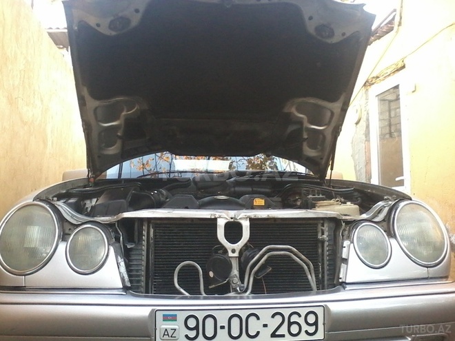 Mercedes E 240 1998, 300,000 km - 2.4 л - Bakı