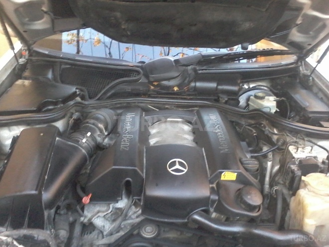 Mercedes E 240 1998, 300,000 km - 2.4 л - Bakı