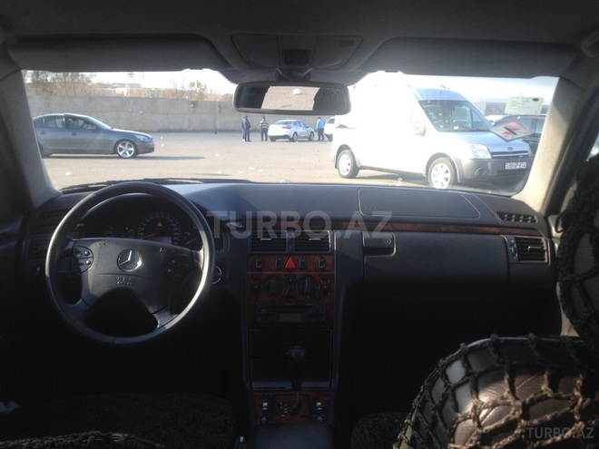 Mercedes E 270 1999, 335,000 km - 2.7 л - Bakı