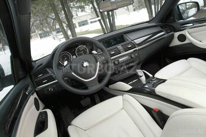 BMW X6 2010, 86,000 km - 4.4 л - Bakı