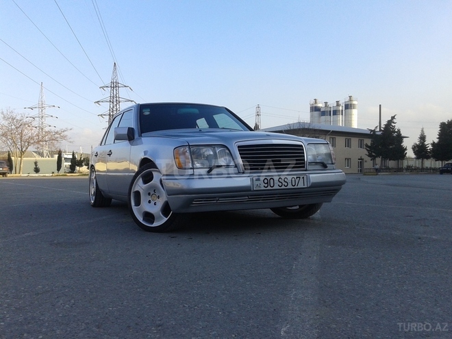 Mercedes E 220 1993, 2,580,000 km - 2.2 l - Bakı