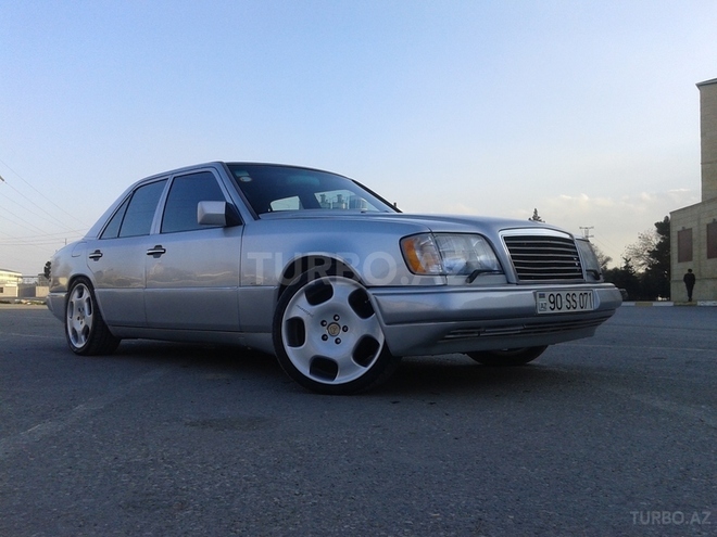Mercedes E 220 1993, 2,580,000 km - 2.2 l - Bakı