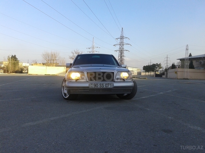 Mercedes E 220 1993, 2,580,000 km - 2.2 l - Bakı