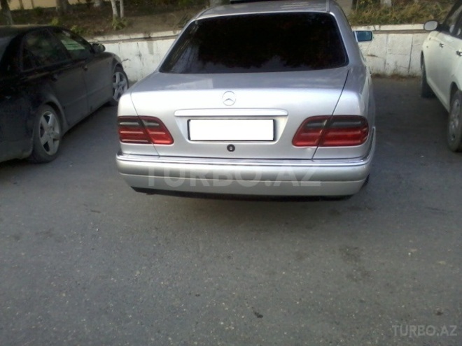Mercedes E 200 1997, 280,000 km - 2.0 л - Bakı