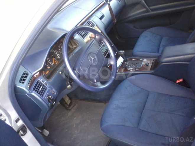 Mercedes E 200 1997, 280,000 km - 2.0 л - Bakı