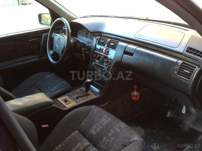 Mercedes E 220 1998, 200,000 km - 2.2 л - Bakı