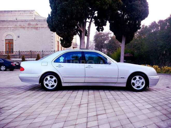 Mercedes E 270 2000, 223,000 km - 2.7 l - Bakı