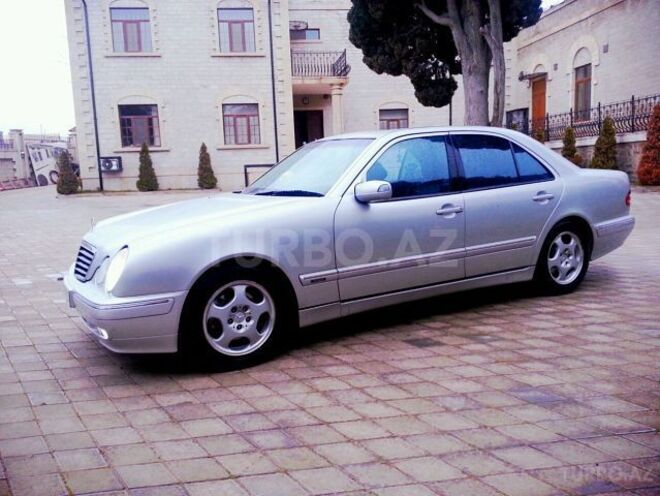 Mercedes E 270 2000, 223,000 km - 2.7 l - Bakı