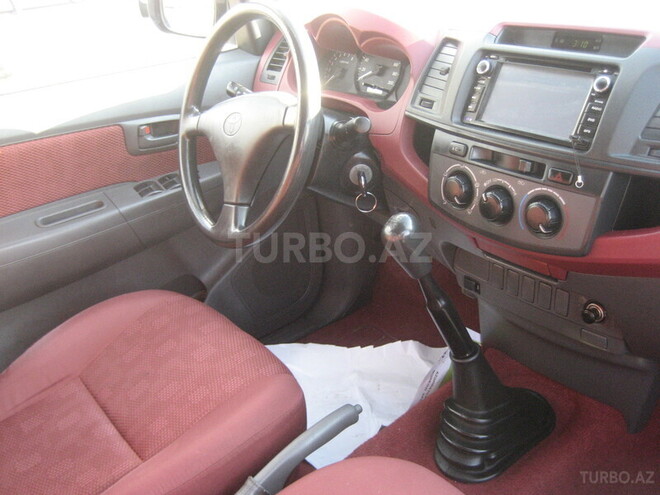 Toyota Hilux 2012, 65,000 km - 2.0 л - Bakı