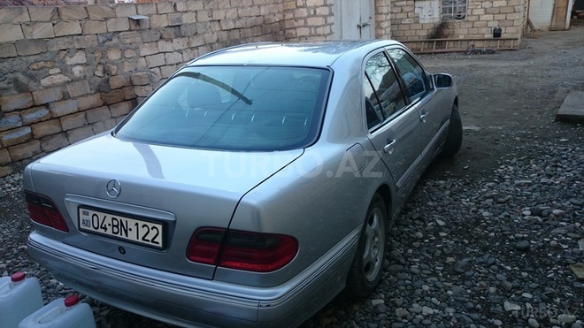 Mercedes E 240 2000, 234,000 km - 2.6 l - Ağcabədi